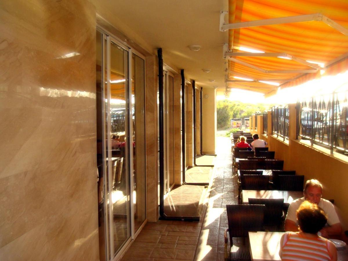Тропикана Hotel Primorsko Buitenkant foto