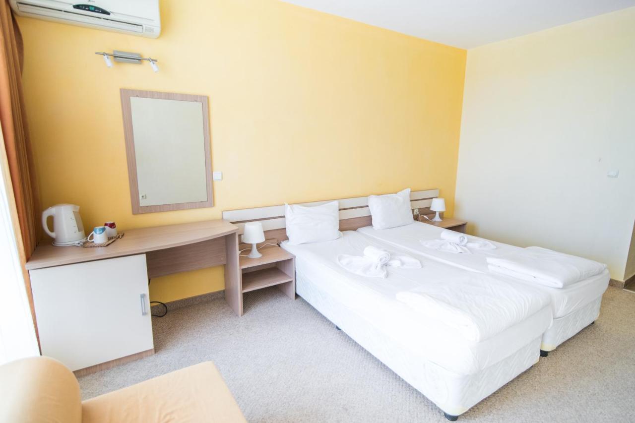 Тропикана Hotel Primorsko Buitenkant foto