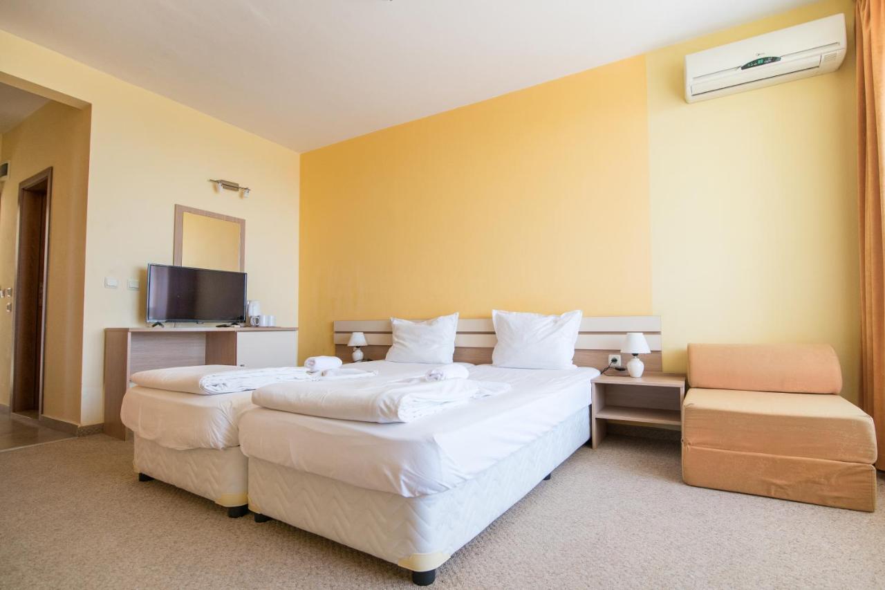 Тропикана Hotel Primorsko Buitenkant foto