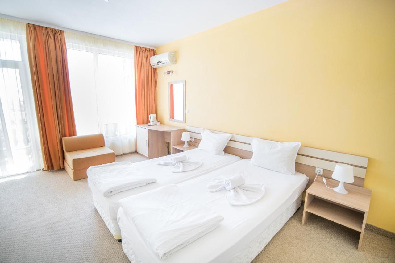 Тропикана Hotel Primorsko Buitenkant foto