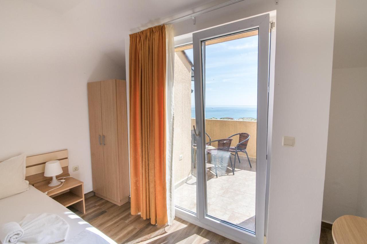 Тропикана Hotel Primorsko Buitenkant foto
