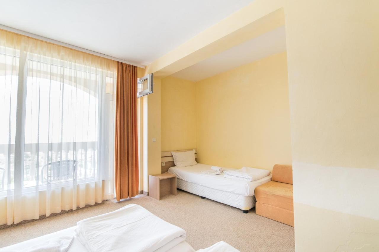 Тропикана Hotel Primorsko Buitenkant foto